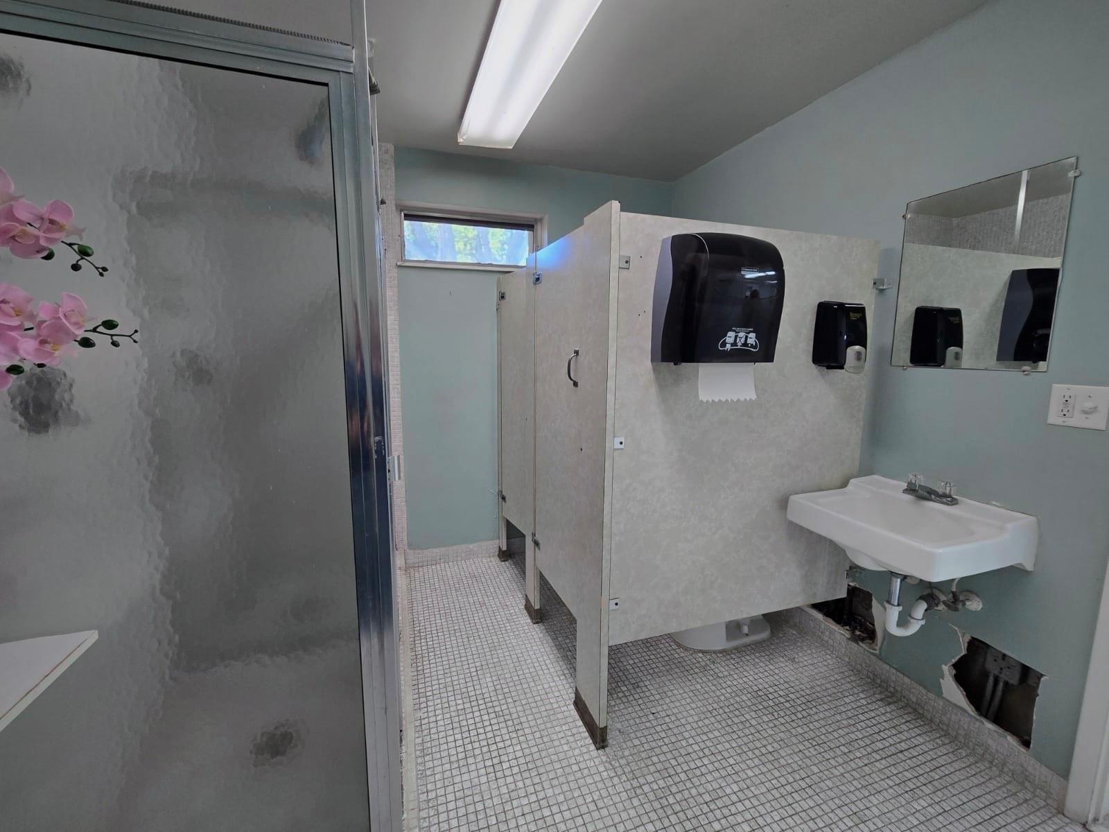 Lighthouse Point Plaza - Residential