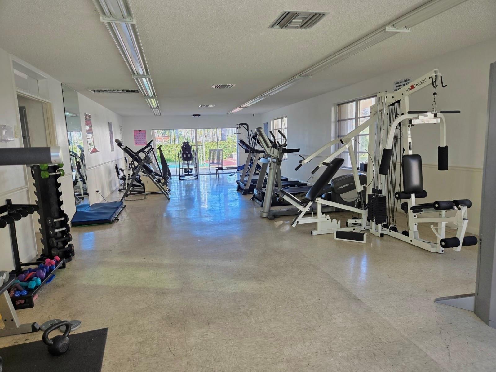 Lighthouse Point Plaza - Residential