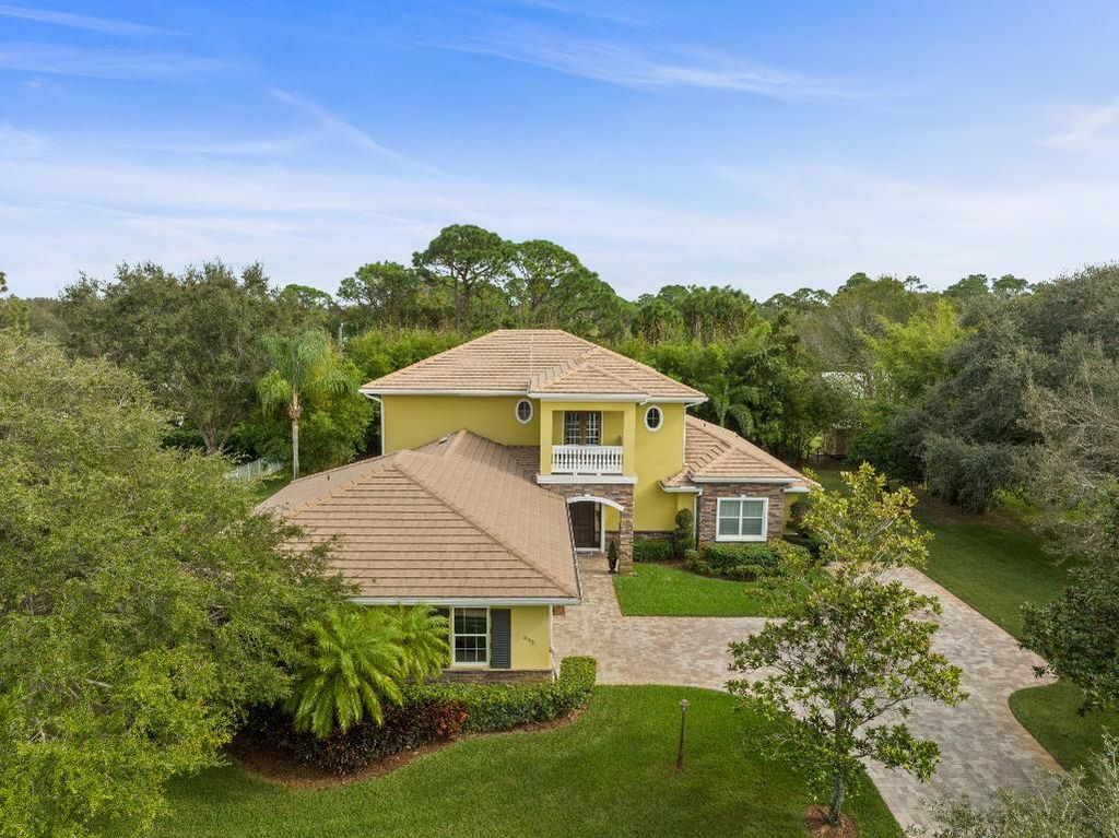 Photo of 6431 53rd Circle, Vero Beach, FL 32967 (MLS # R10955439)