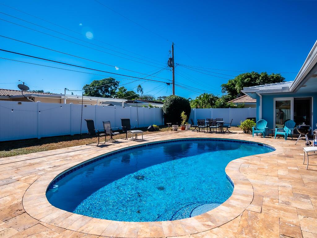 2144 NE 64th Street