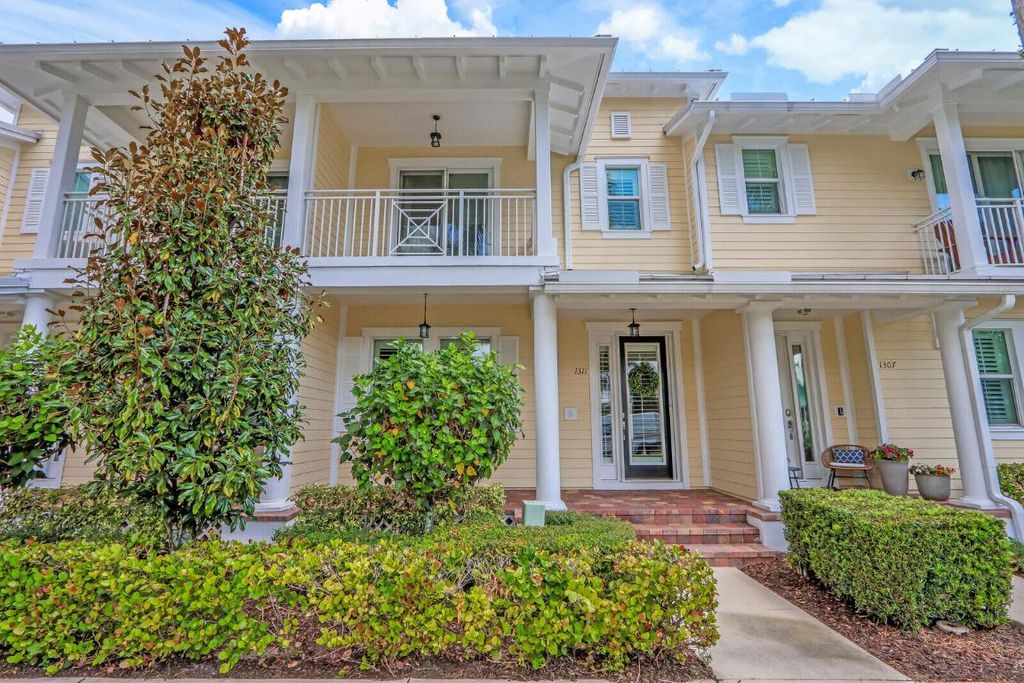 Photo of 1311 N Community Drive, Jupiter, FL 33458 (MLS # R10976373)