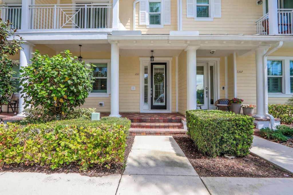 Photo of 1311 N Community Drive, Jupiter, FL 33458 (MLS # R10976373)