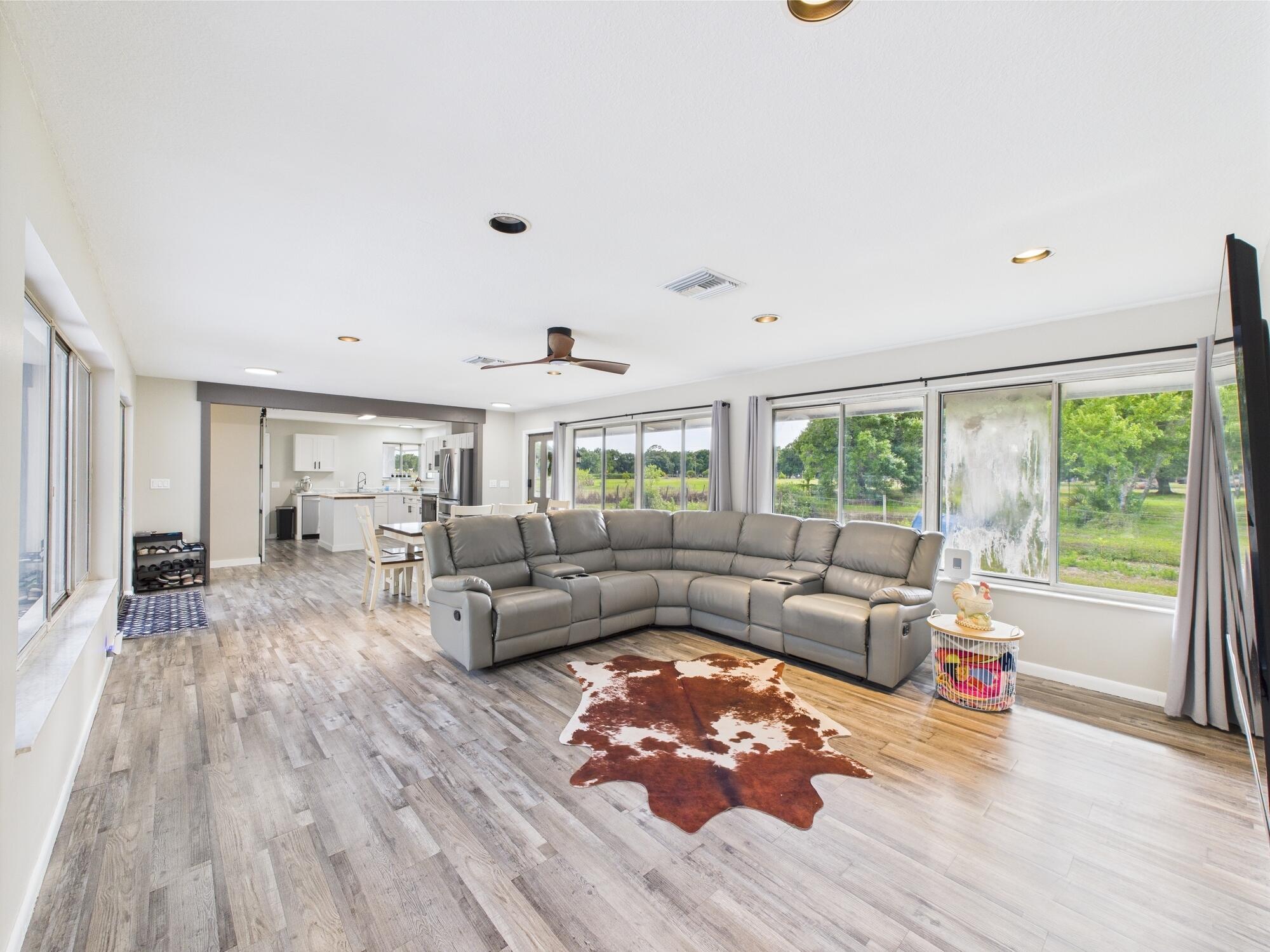 LAZY SEVEN RANCH ACRES - Residential