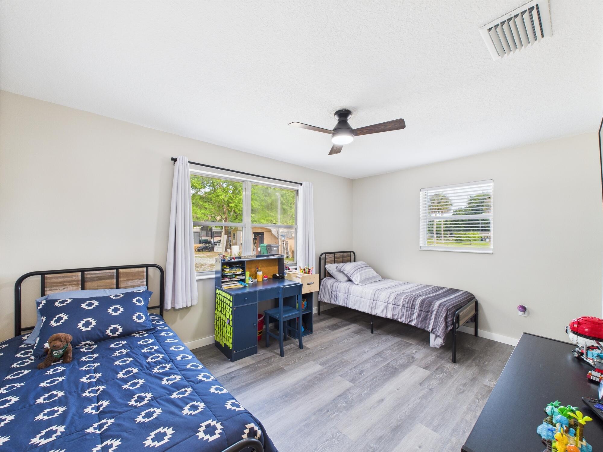 LAZY SEVEN RANCH ACRES - Residential