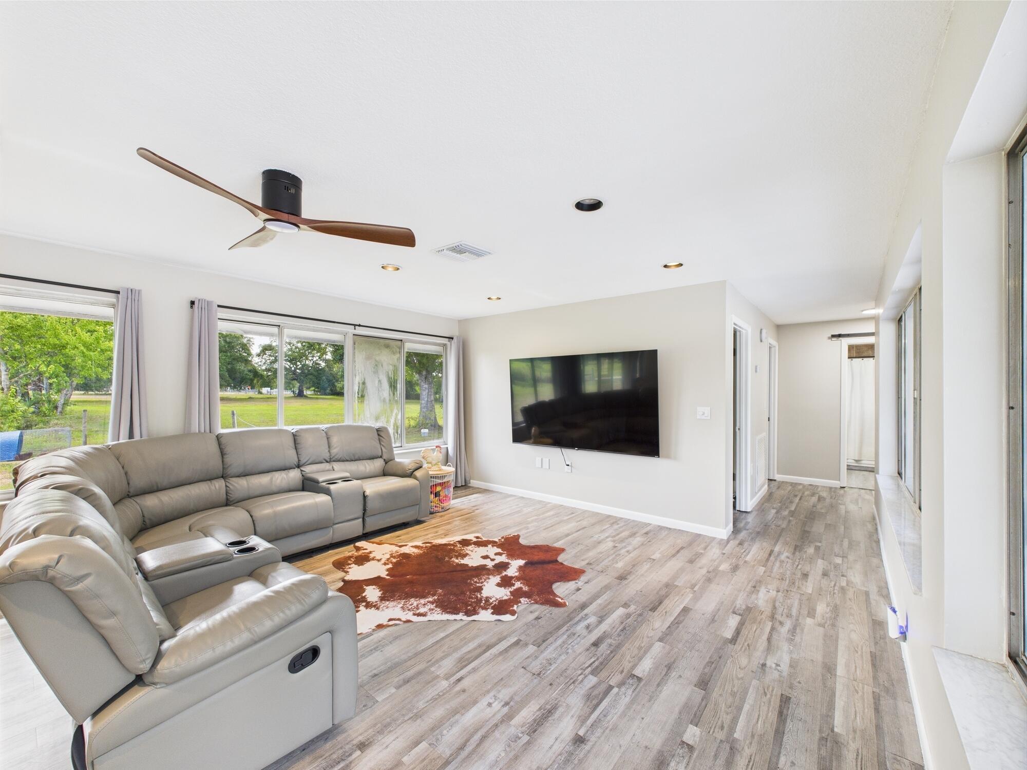 LAZY SEVEN RANCH ACRES - Residential