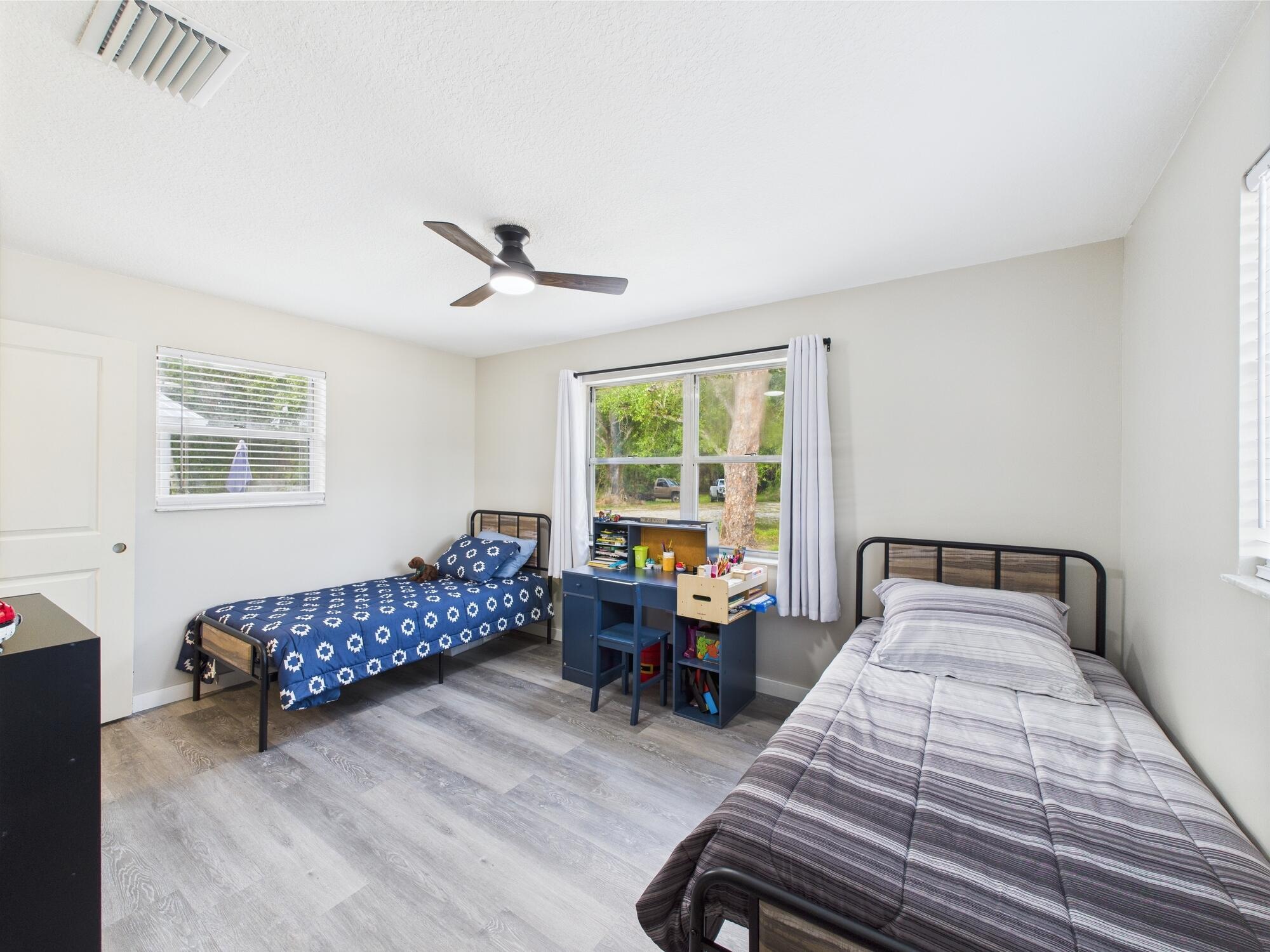 LAZY SEVEN RANCH ACRES - Residential
