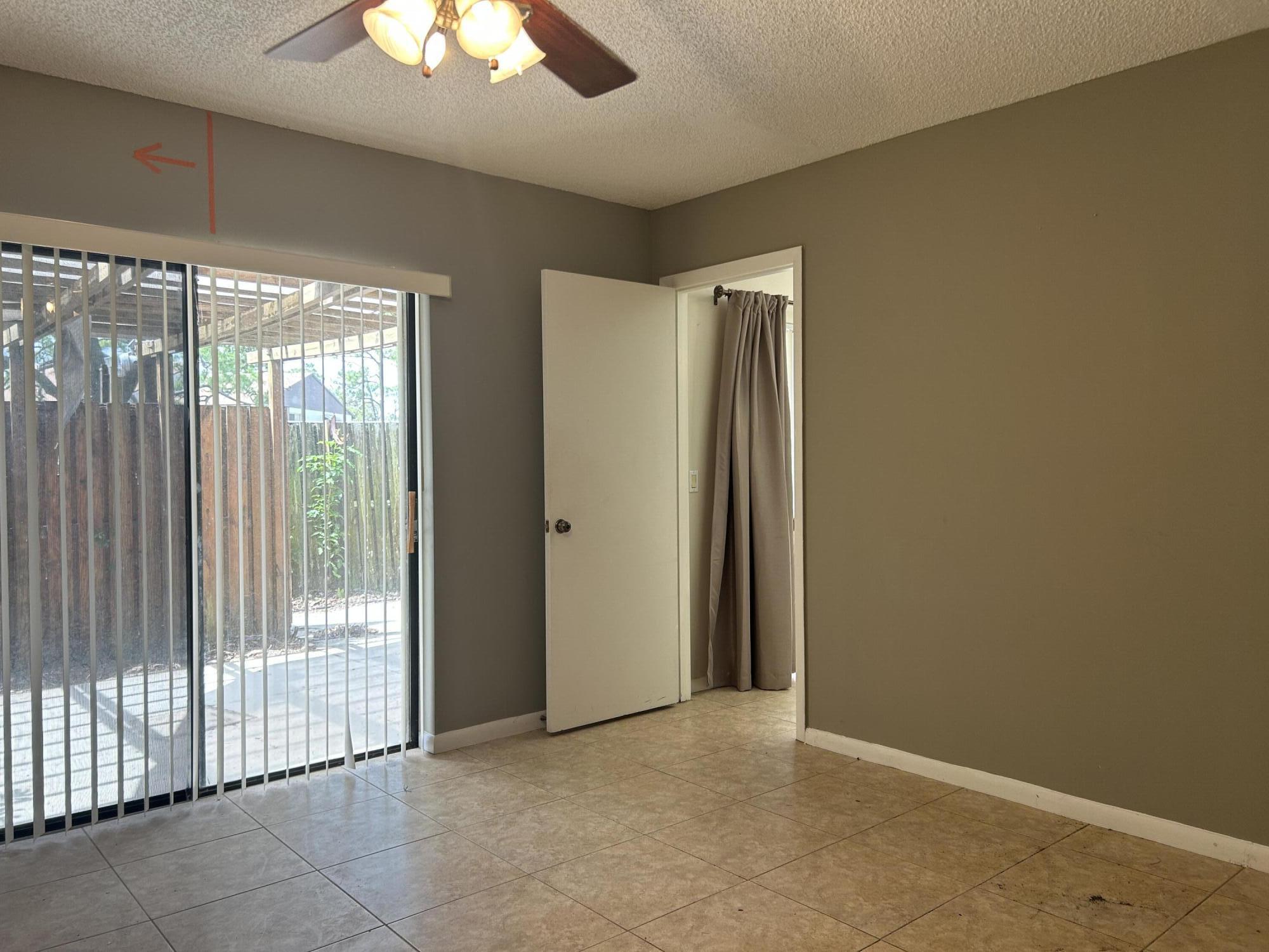 SHERWOOD LAKES - Residential