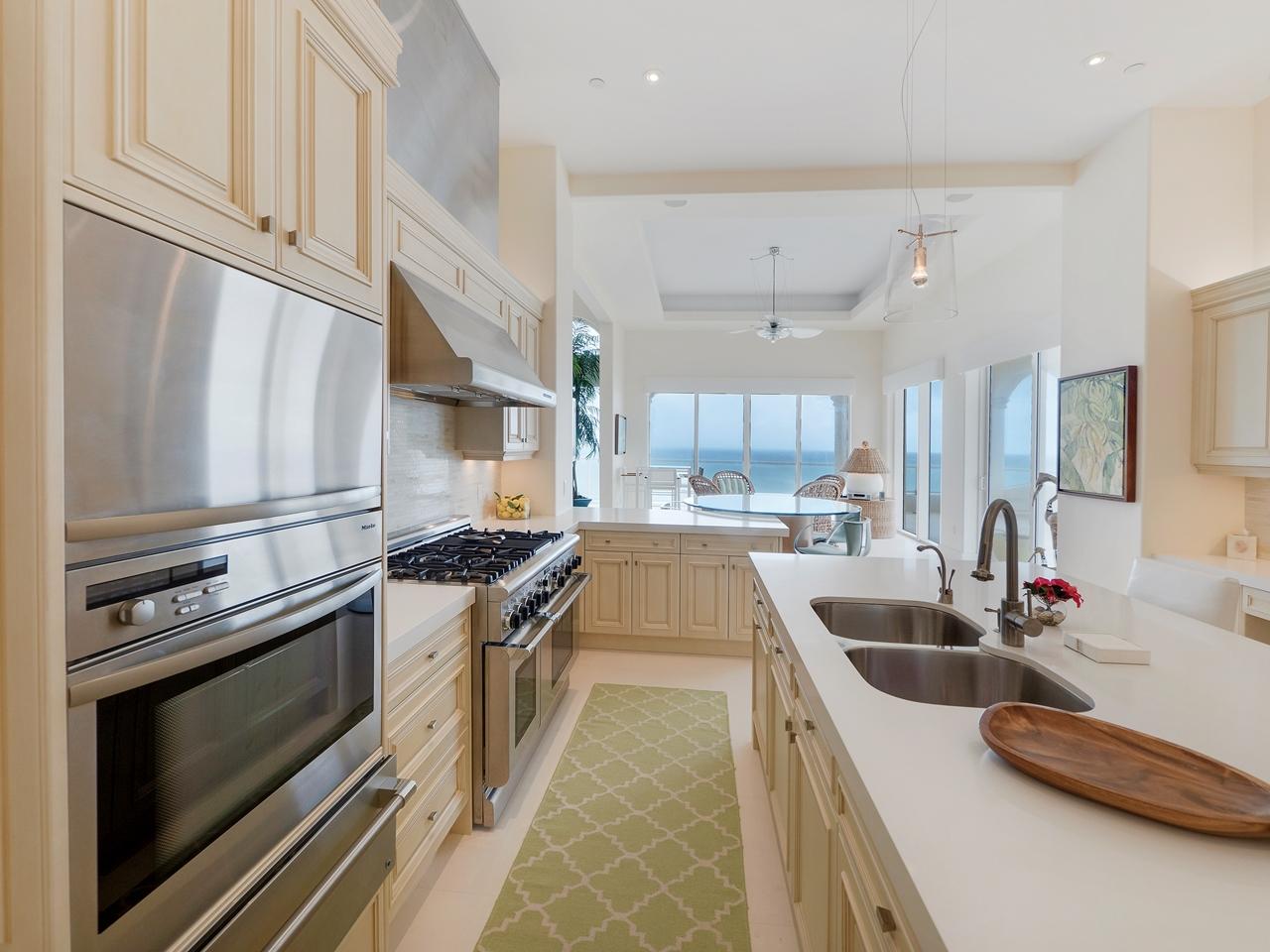 BELLARIA CONDO - Residential