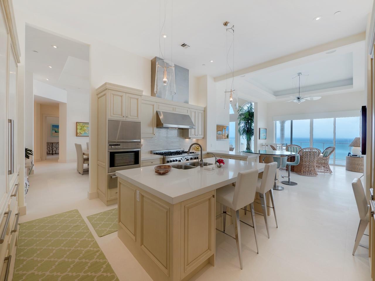 BELLARIA CONDO - Residential