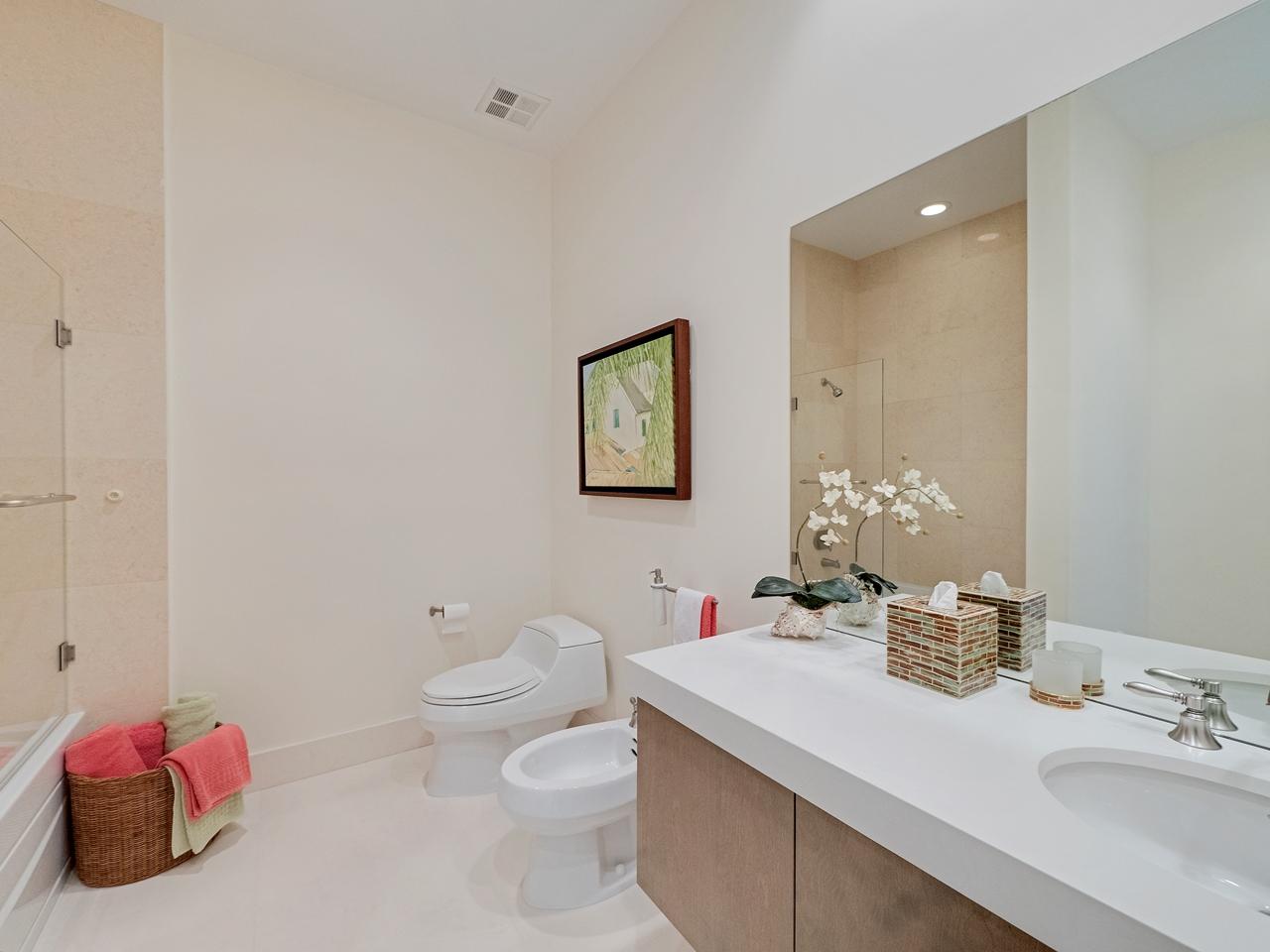 BELLARIA CONDO - Residential