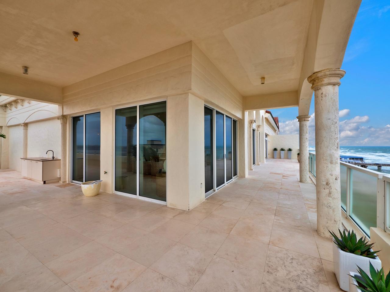 BELLARIA CONDO - Residential