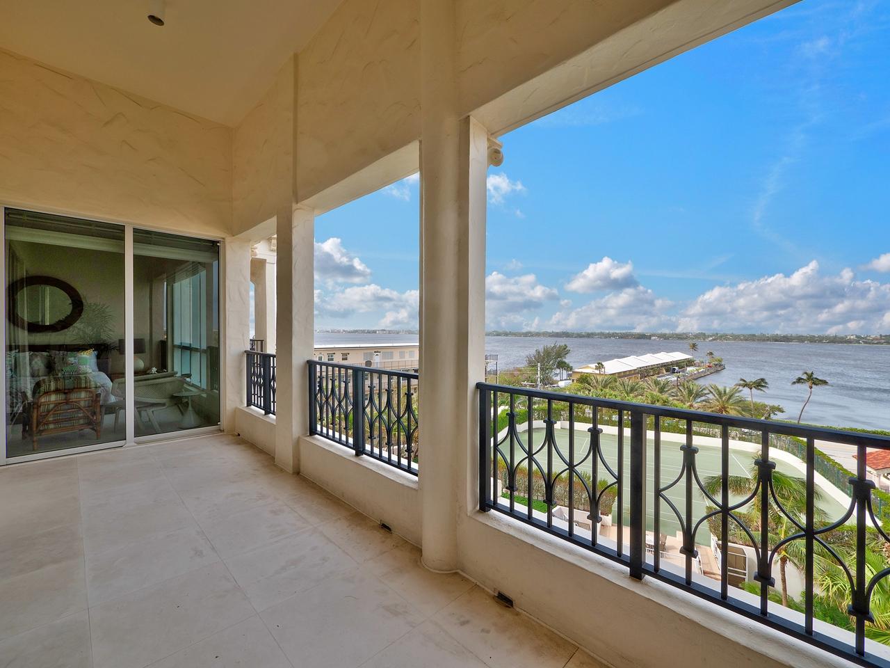 BELLARIA CONDO - Residential