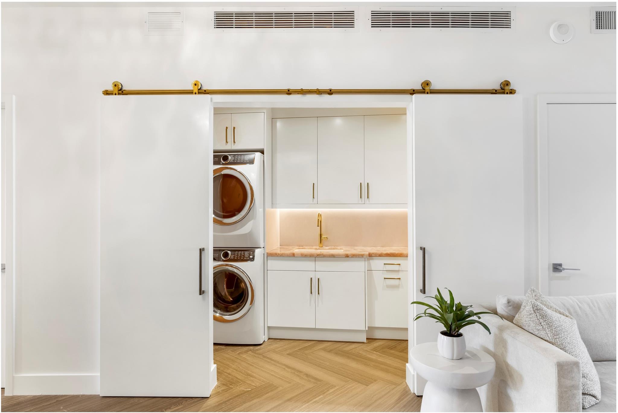 AUBERGE BEACH RESIDENCES - Residential