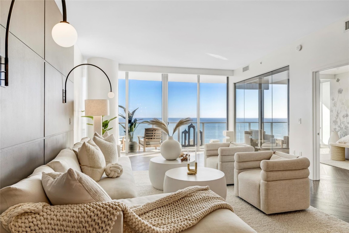 AUBERGE BEACH RESIDENCES - Residential