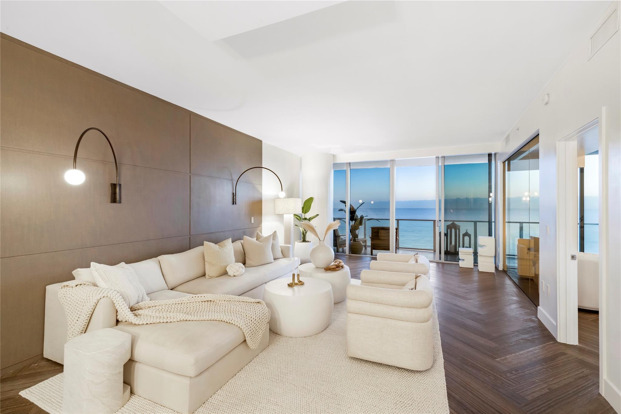 AUBERGE BEACH RESIDENCES - Residential
