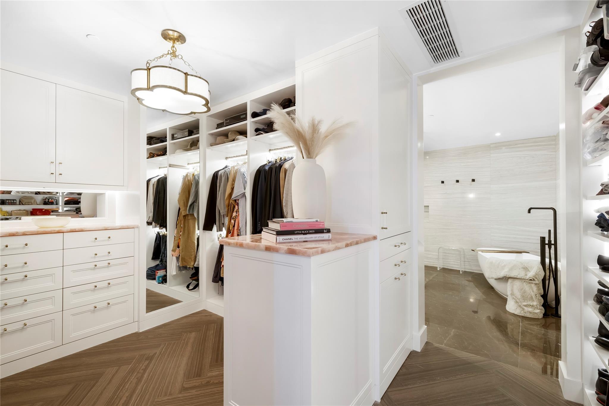 AUBERGE BEACH RESIDENCES - Residential