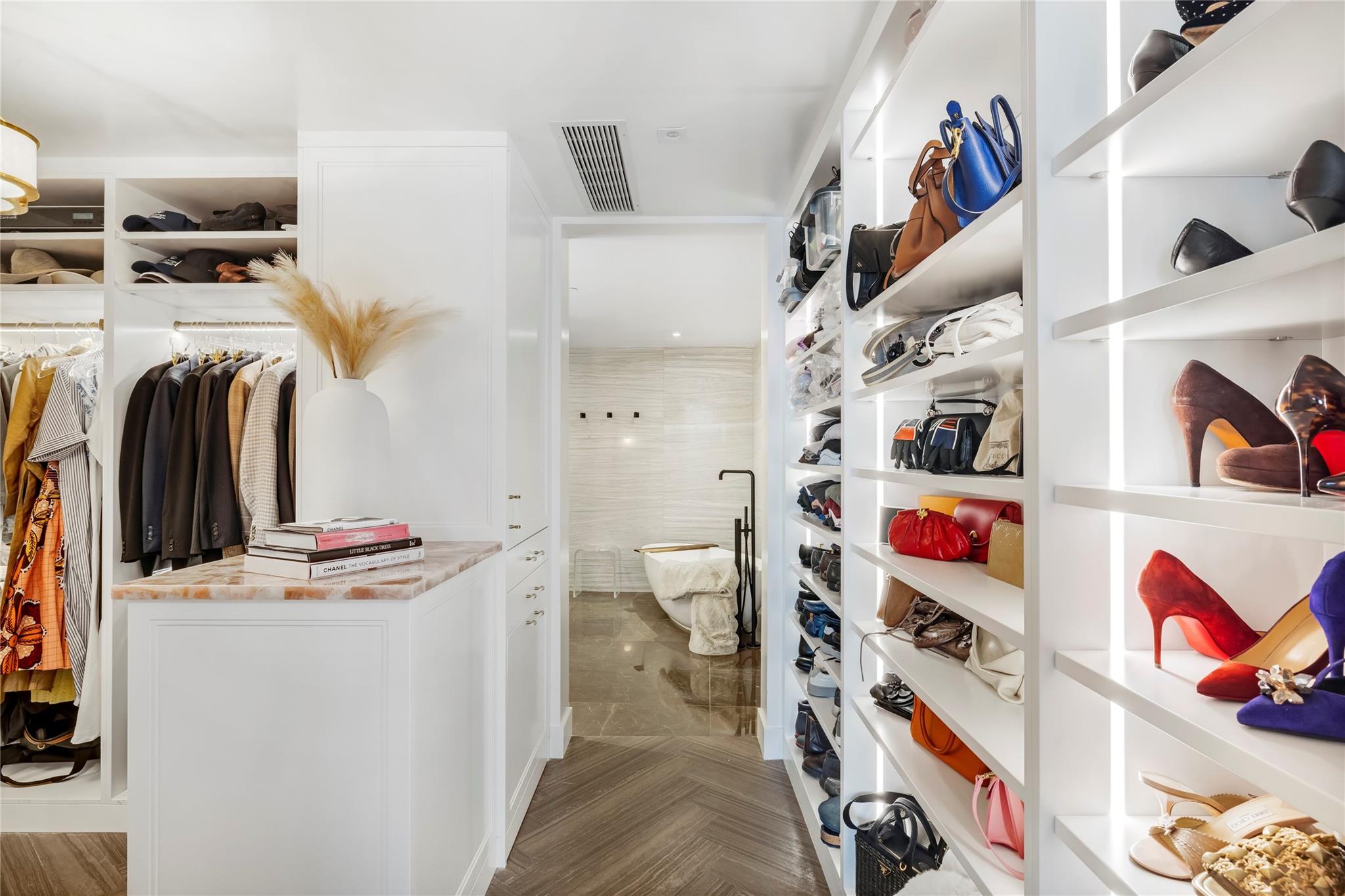 AUBERGE BEACH RESIDENCES - Residential