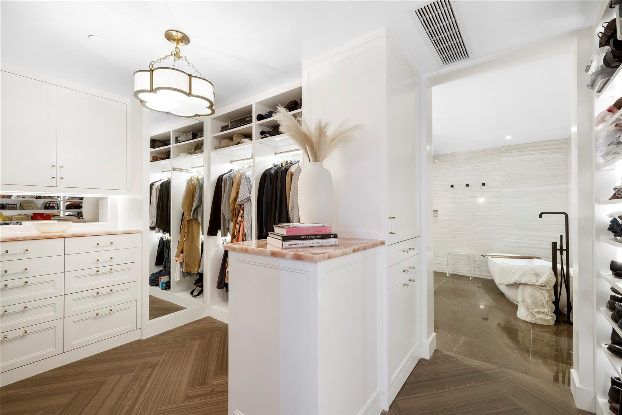 AUBERGE BEACH RESIDENCES - Residential