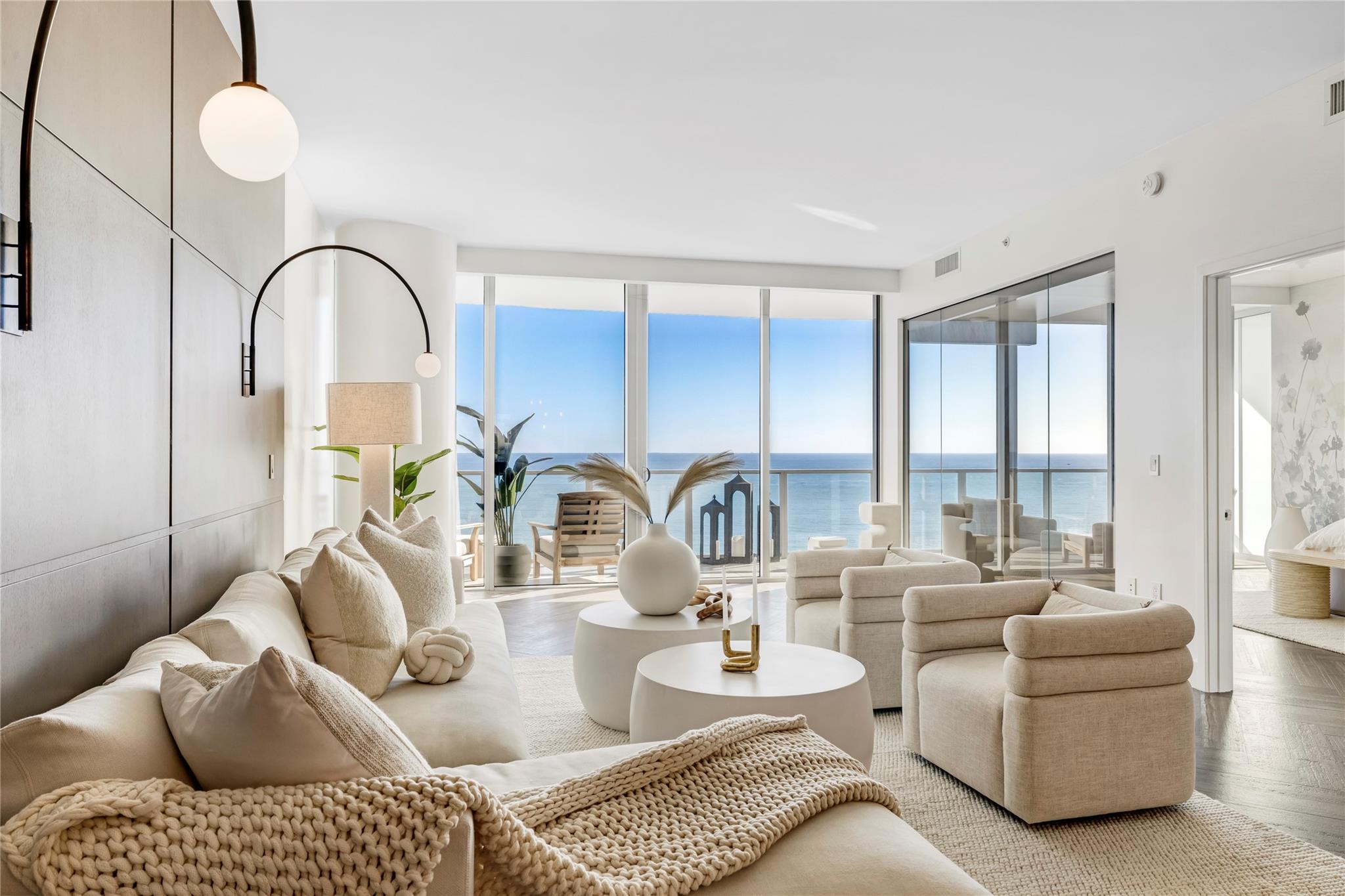 AUBERGE BEACH RESIDENCES - Residential