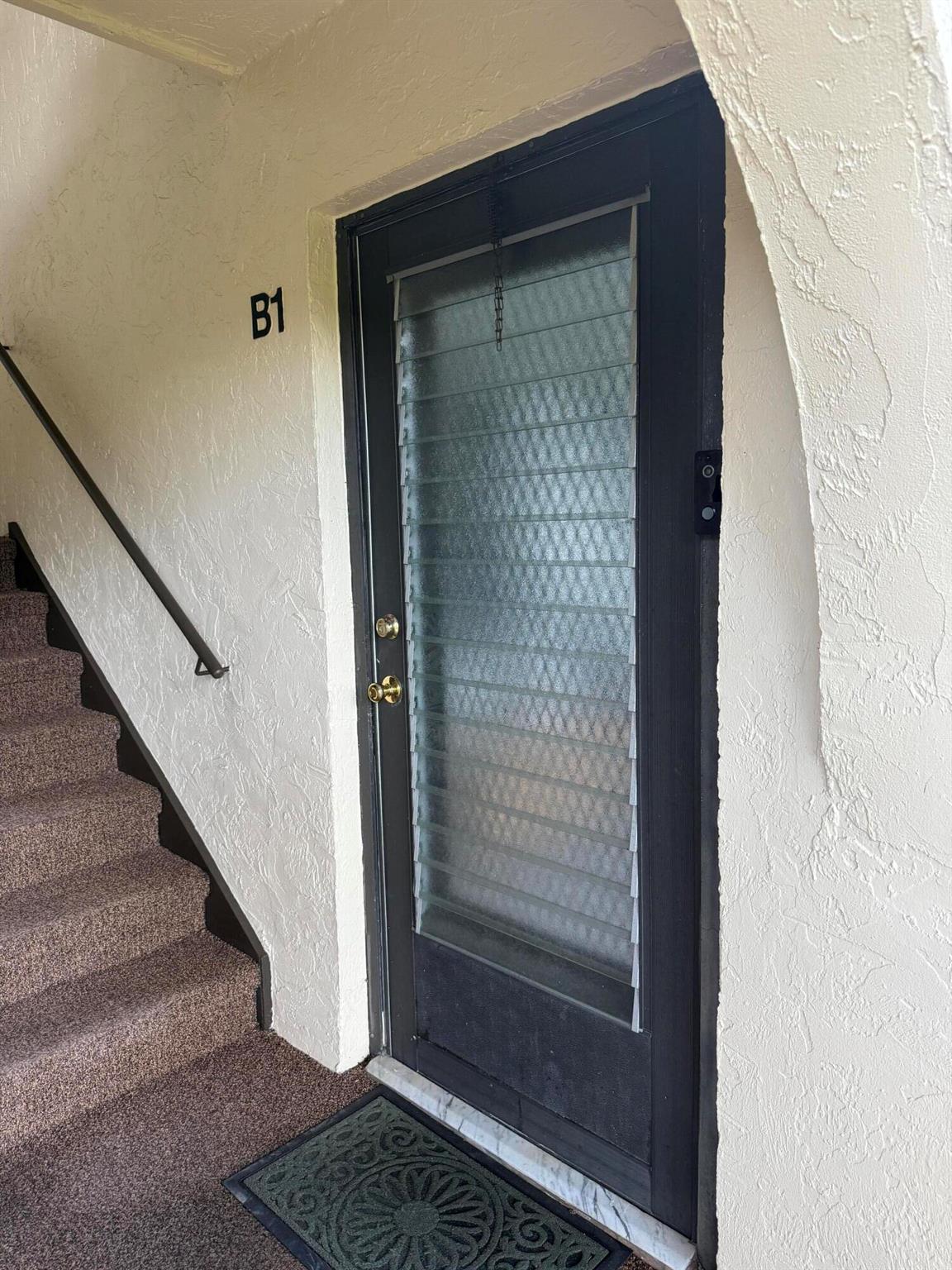 107 Lake Pine Circle B1, Greenacres, FL, 33463/$175,000 1 107 Lake Pine Circle B1