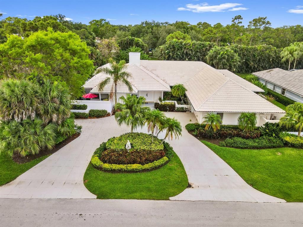 Photo of 17 Surrey Road, Palm Beach Gardens, FL 33418 (MLS # R10885078)