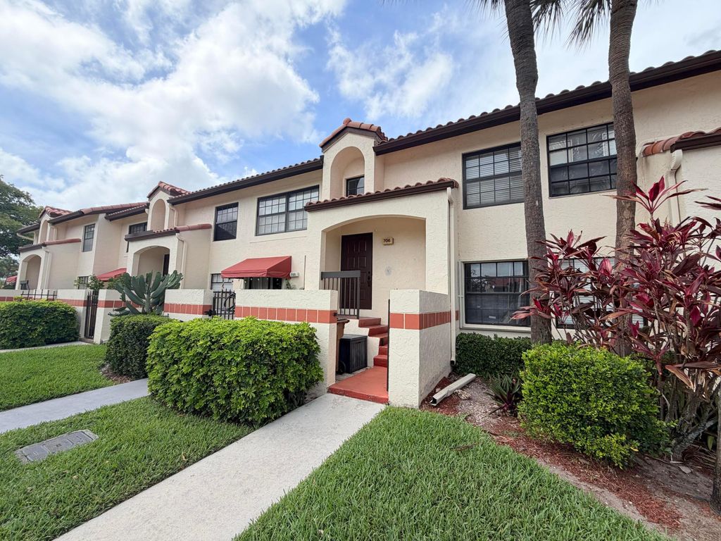 Photo of 706 Freedom Court #706, Deerfield Beach, FL 33442 (MLS # B26010218)