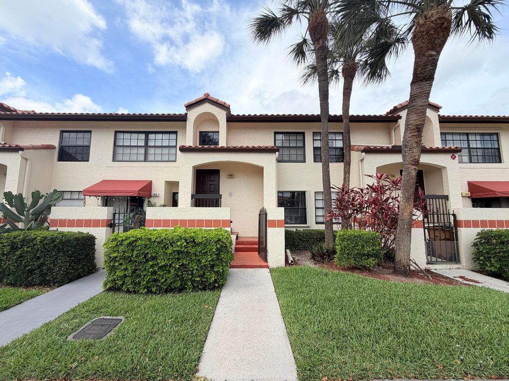 Photo of 706 Freedom Court #706, Deerfield Beach, FL 33442 (MLS # B26010218)