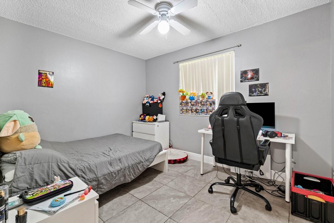 CORAL SPRINGS UNIVERSITY - Residential Lease