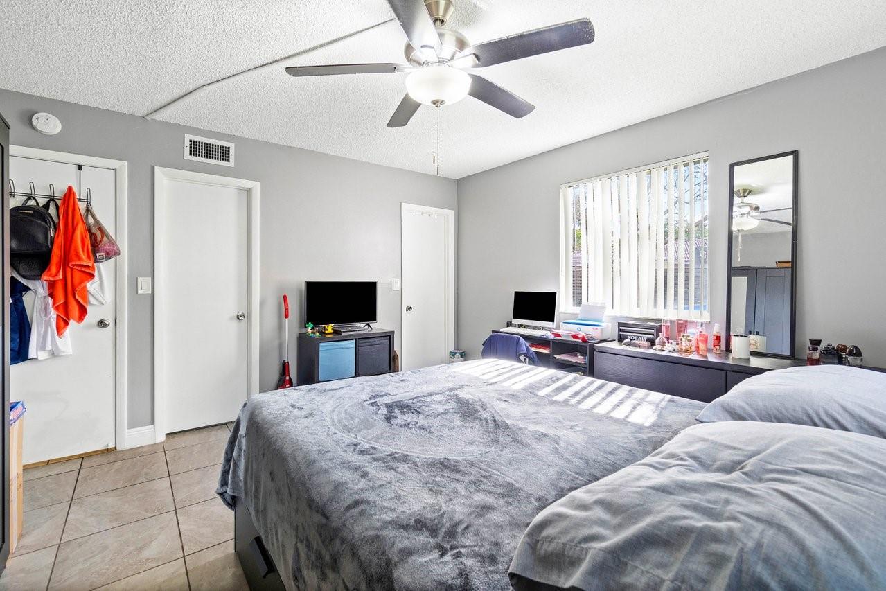 CORAL SPRINGS UNIVERSITY - Residential Lease