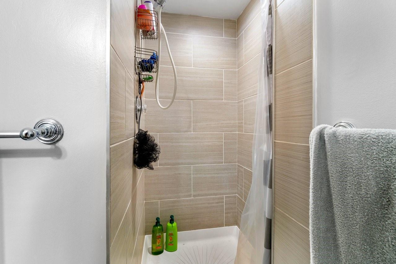 CORAL SPRINGS UNIVERSITY - Residential Lease