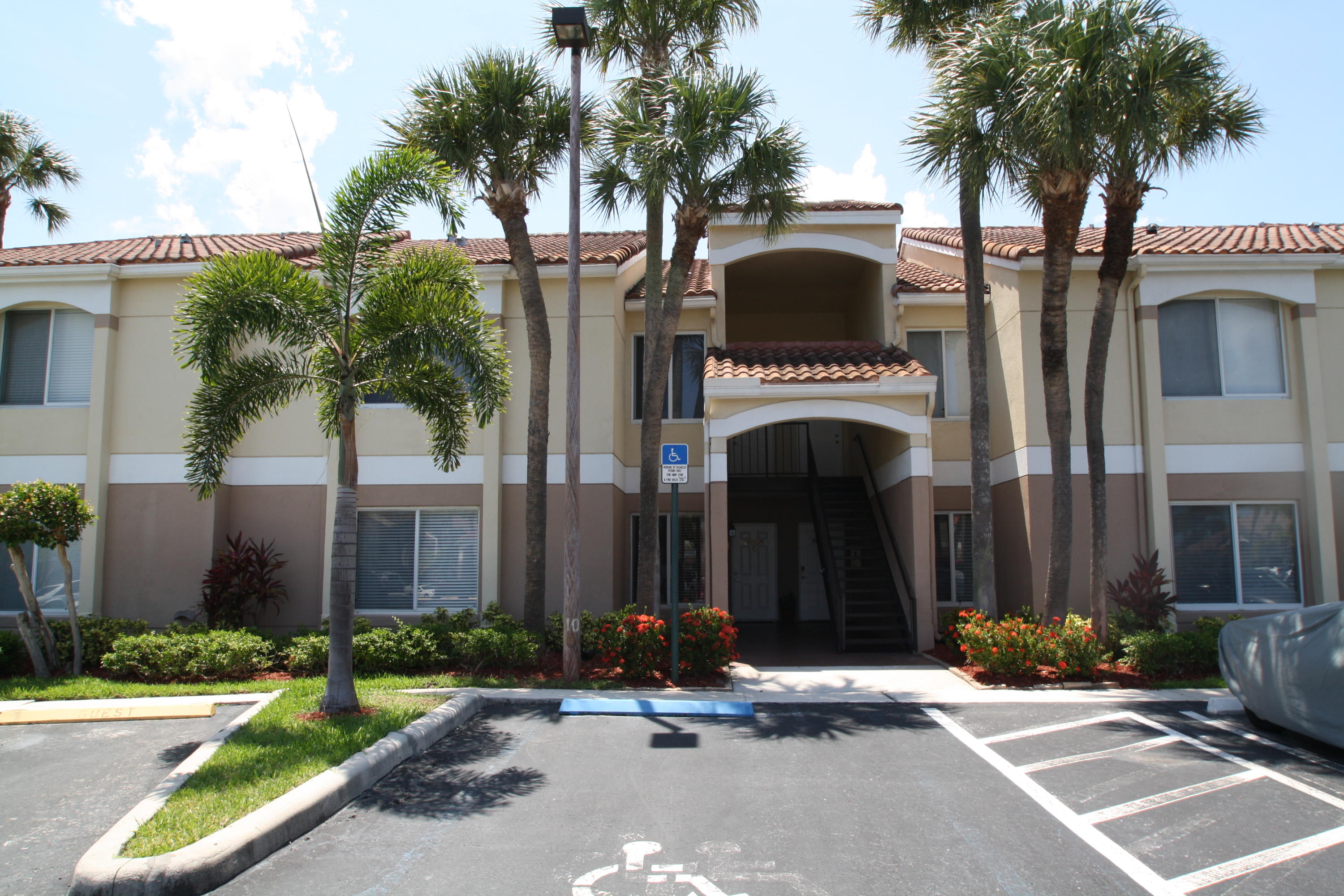 815 W Boynton Beach Boulevard 10-203
