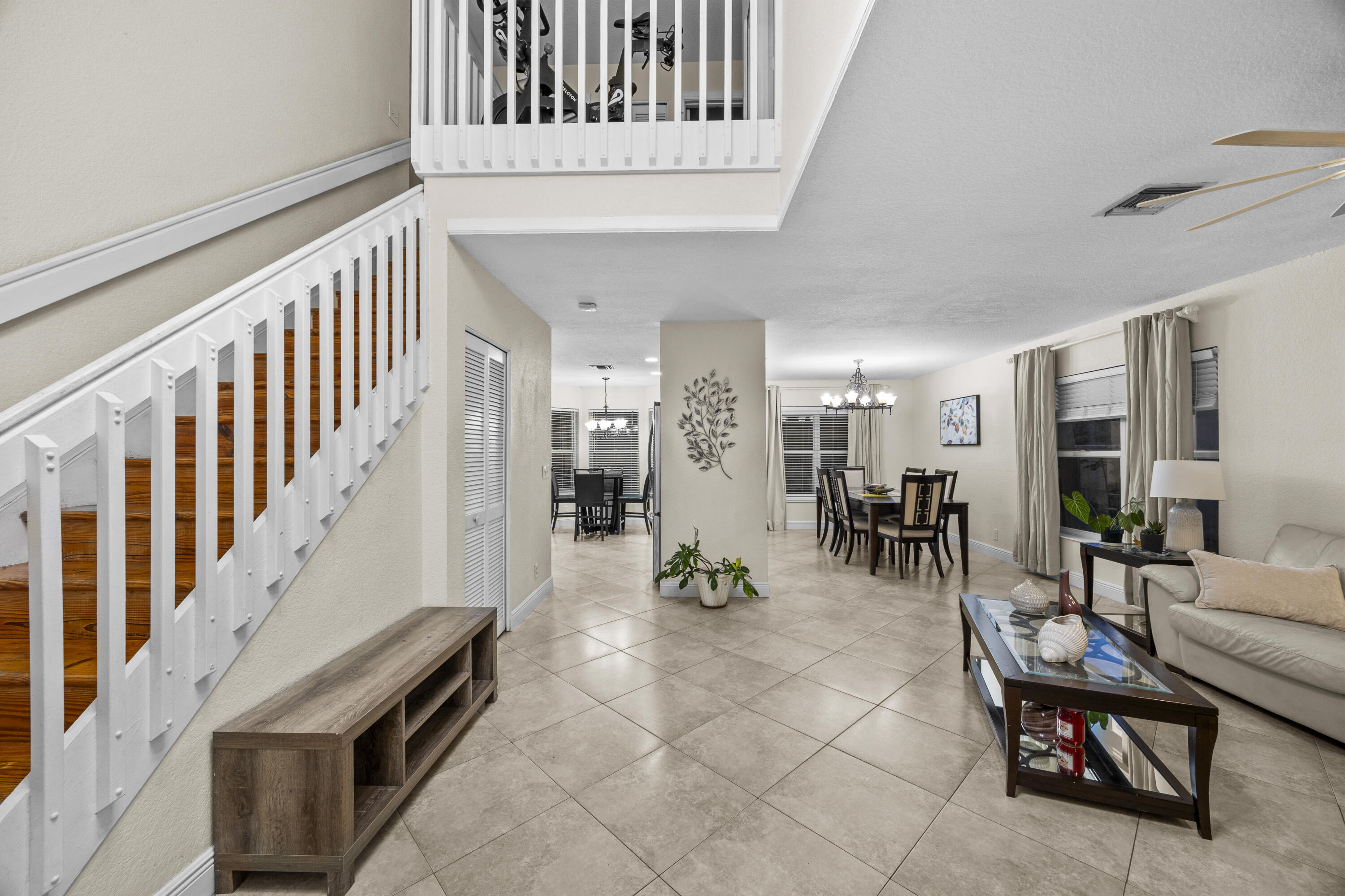 1622 S S Club Drive Drive