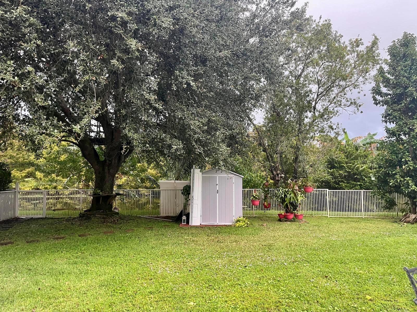 LAKEFIELD OF THE LANDINGS - Residential Lease