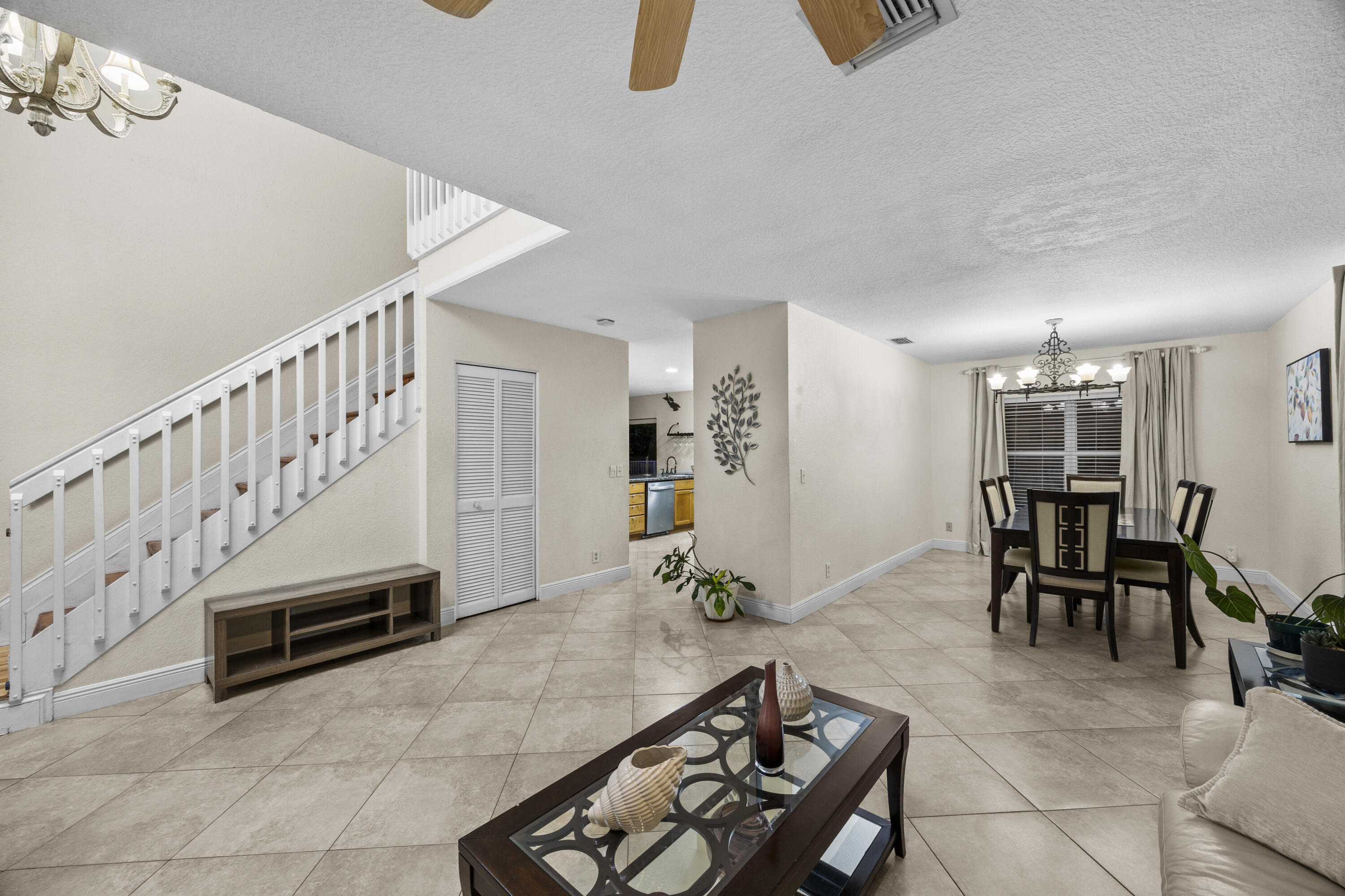 1622 S S Club Drive Drive