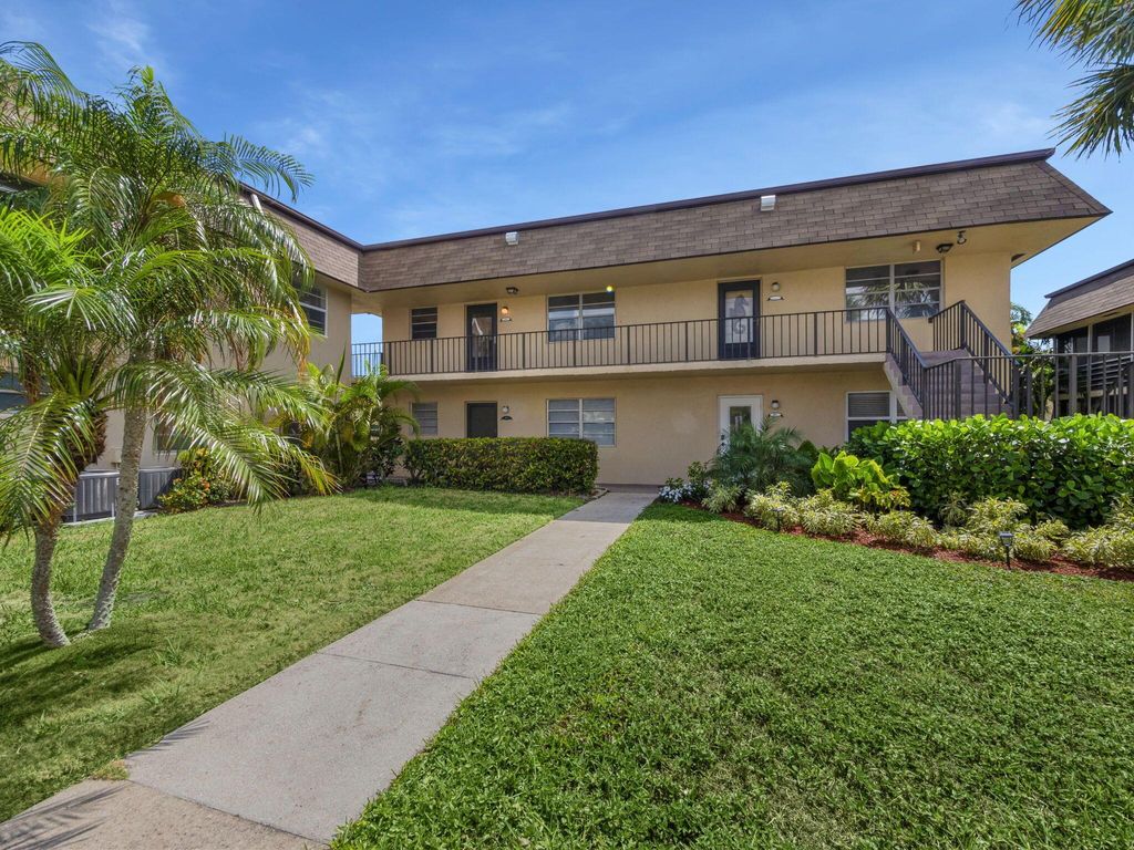 Photo of 1100 E Indiantown Road #313, Jupiter, FL 33477 (MLS # R11019075)