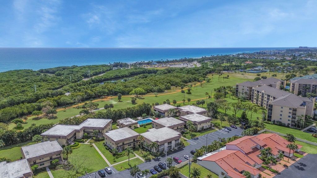 Photo of 1100 E Indiantown Road #313, Jupiter, FL 33477 (MLS # R11019075)