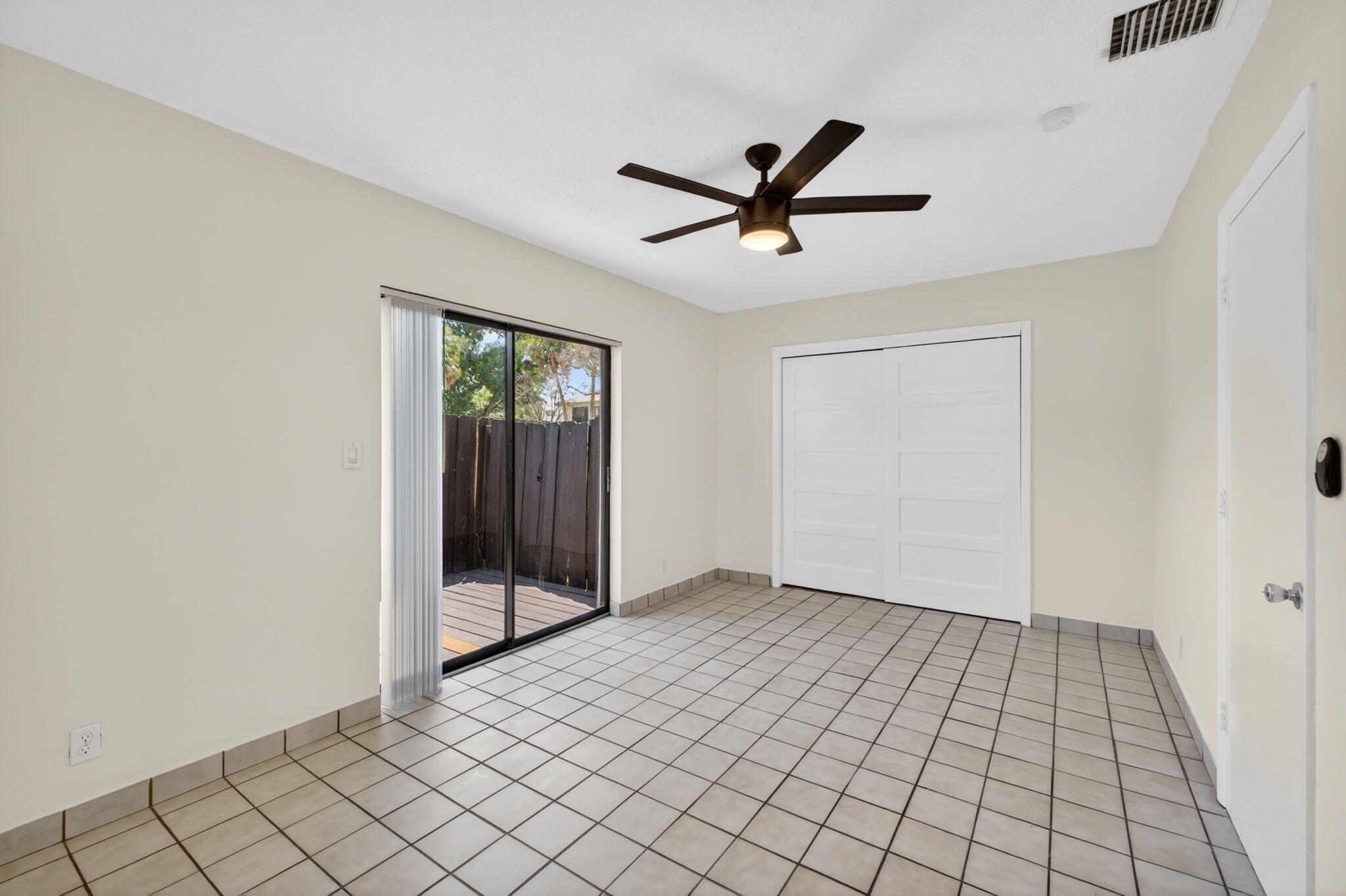 F A BARRETTS SUB OF W1/2 - Residential Lease