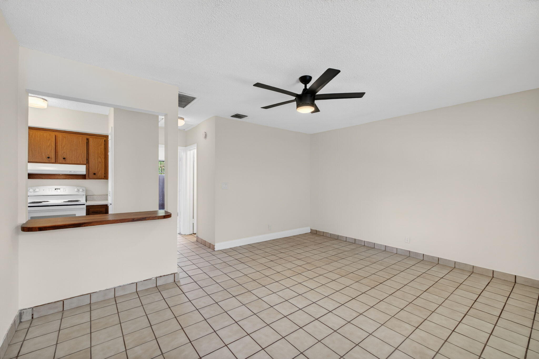 F A BARRETTS SUB OF W1/2 - Residential Lease