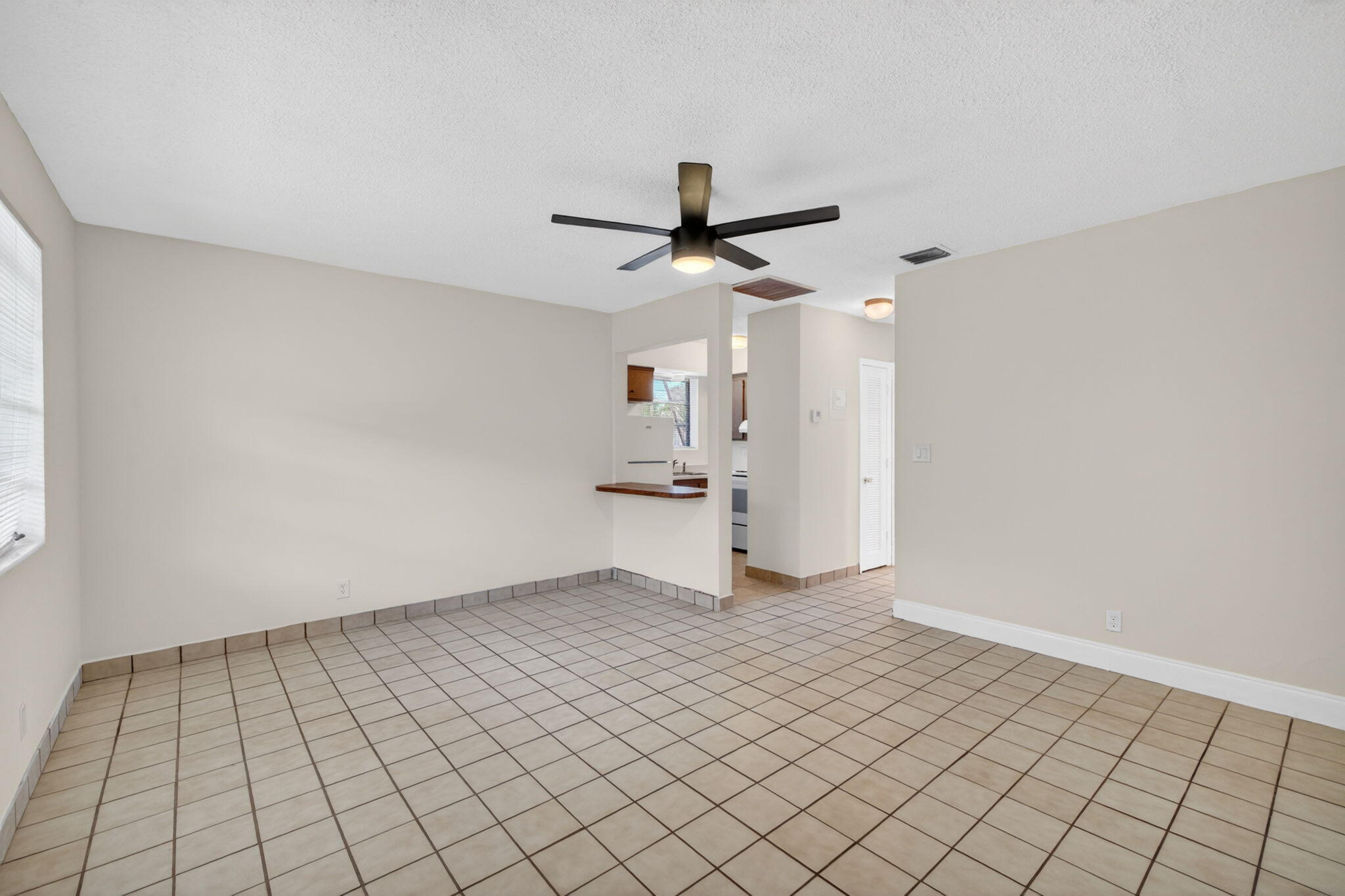 F A BARRETTS SUB OF W1/2 - Residential Lease