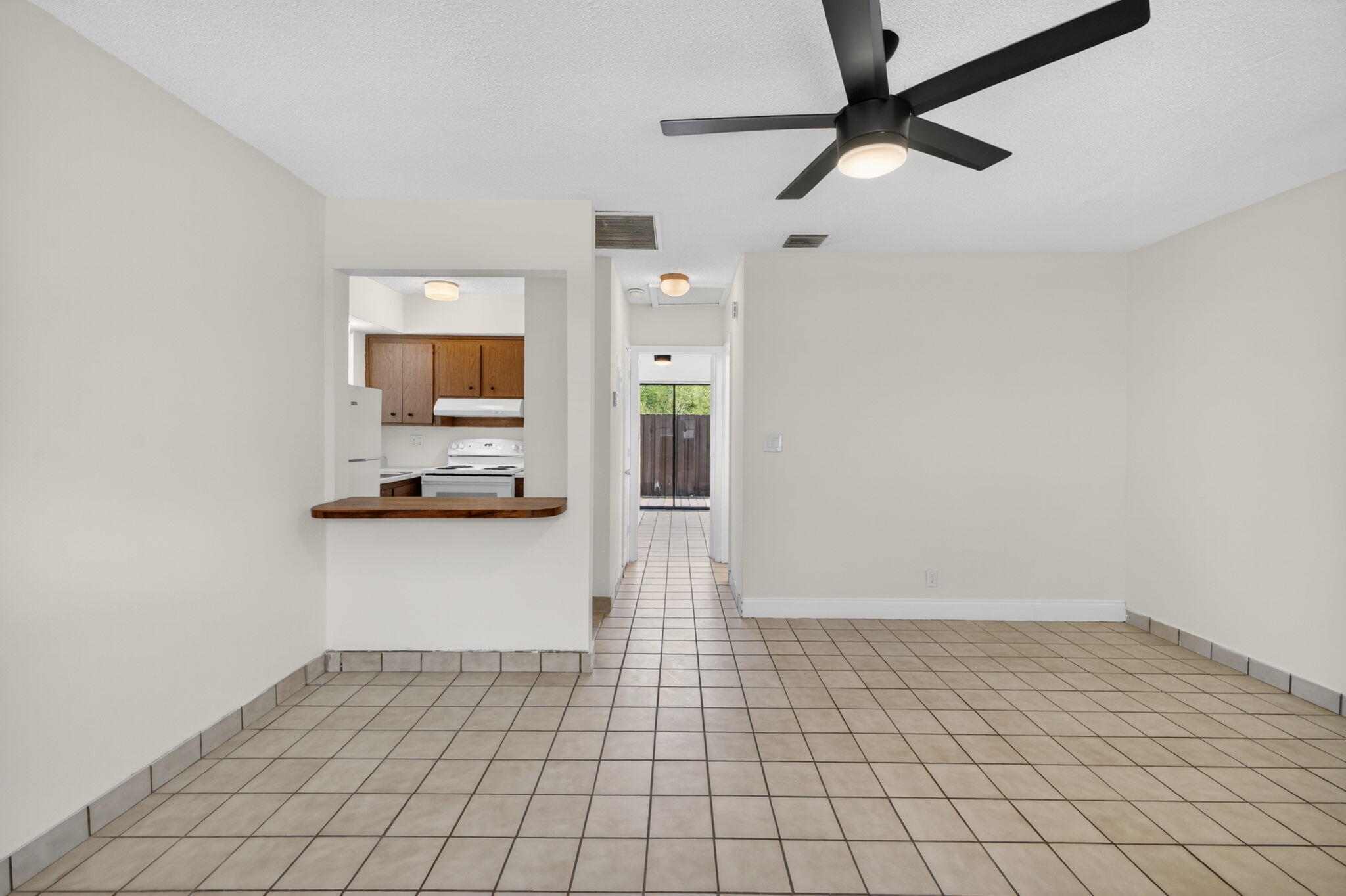F A BARRETTS SUB OF W1/2 - Residential Lease