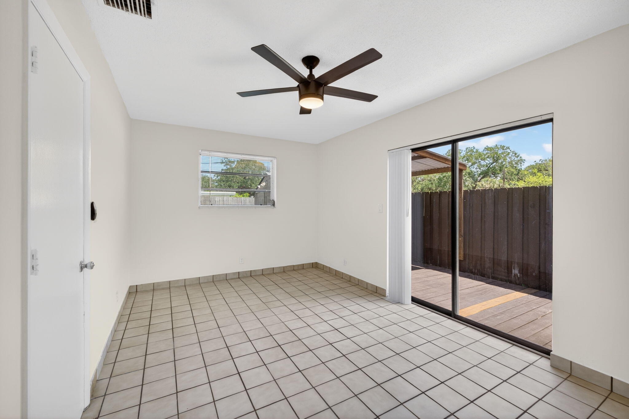 F A BARRETTS SUB OF W1/2 - Residential Lease