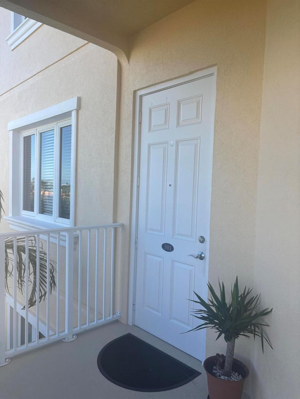 Photo of 7 Harbour Isle Drive E #301, Fort Pierce, FL 34949 (MLS # R11140483)