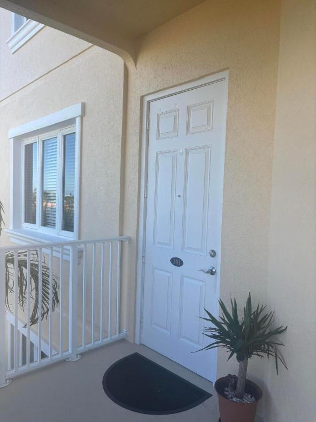 Photo of 7 Harbour Isle Drive E #301, Fort Pierce, FL 34949 (MLS # R11140483)