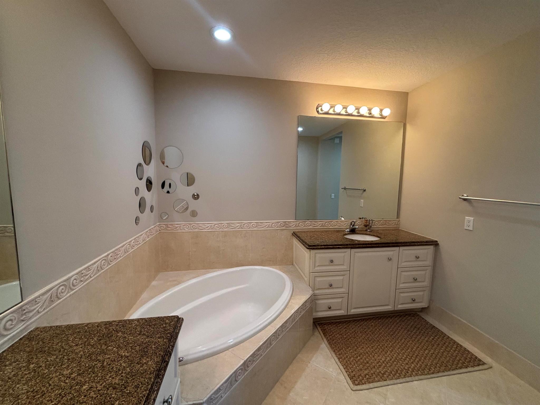 Harbour Isle East - Residential