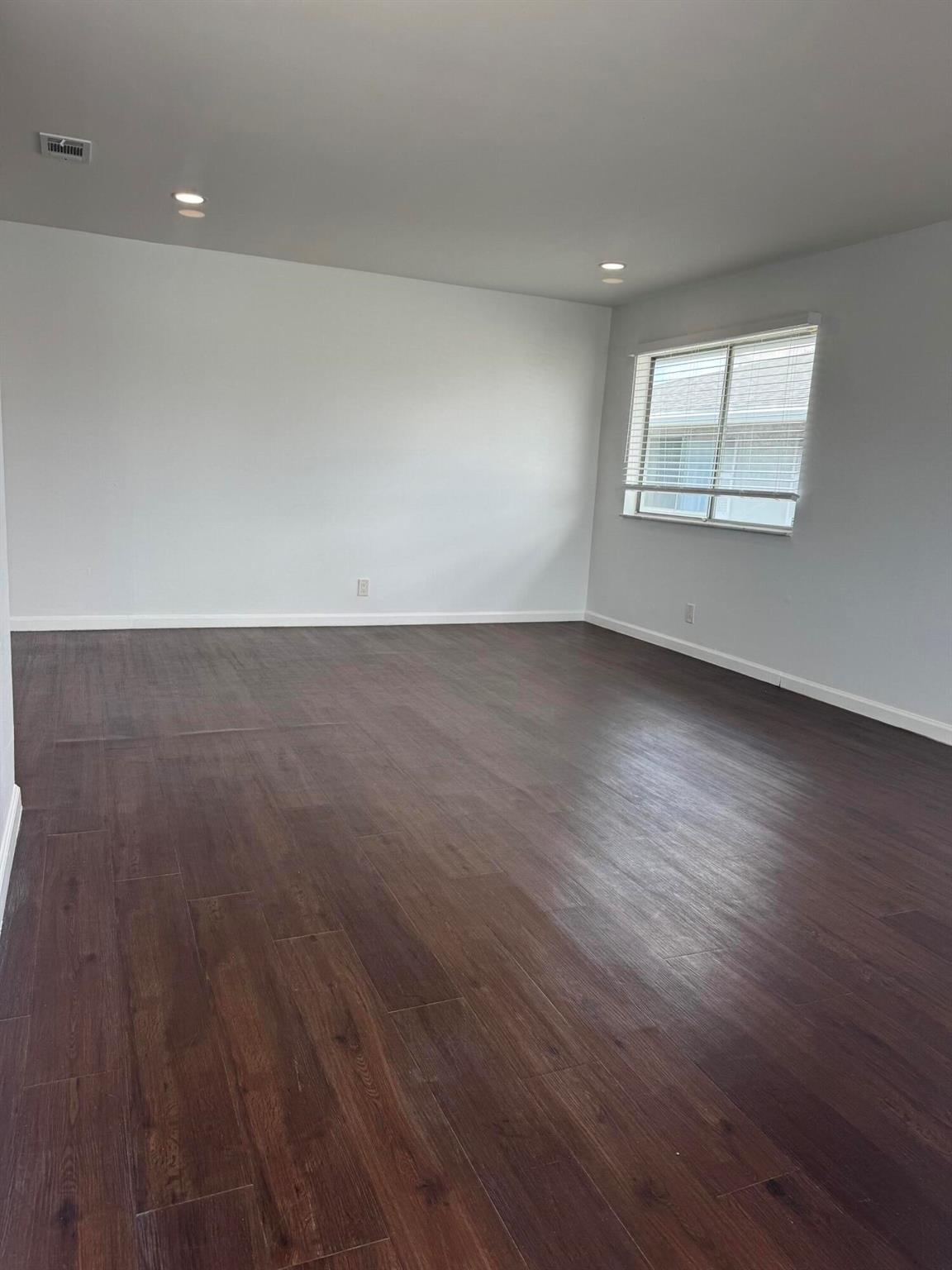 206 E Tiffany Drive 4