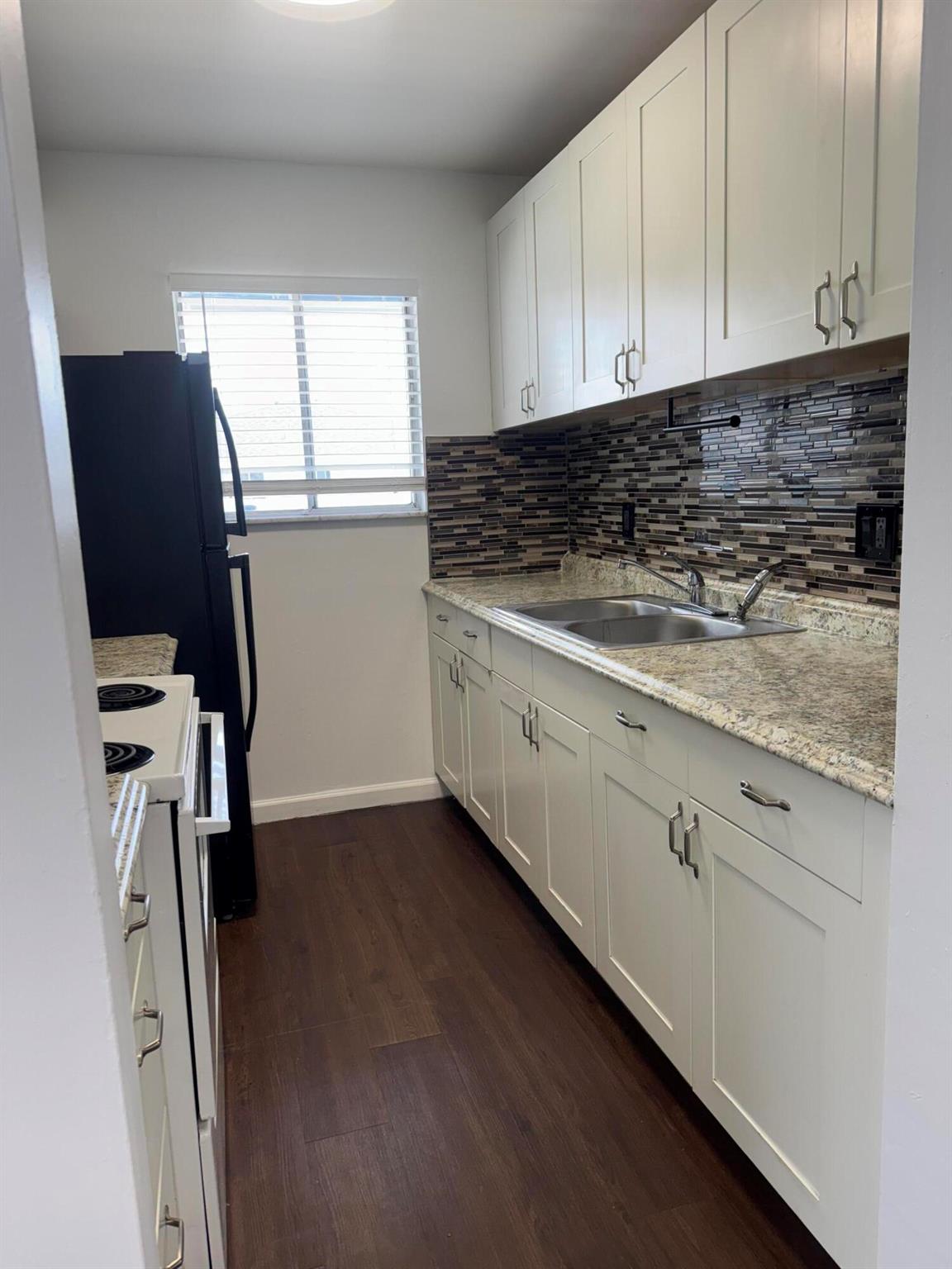 206 E Tiffany Drive 4