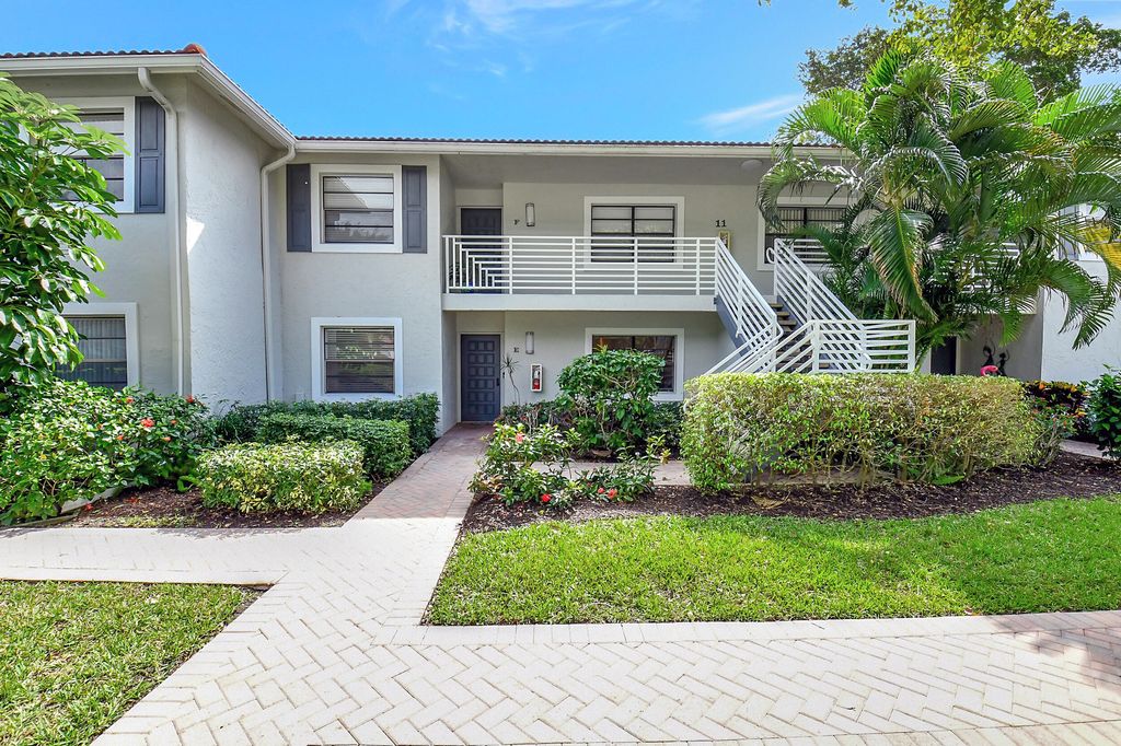 Photo of 11 Southport Lane #E, Boynton Beach, FL 33436 (MLS # R10959650)