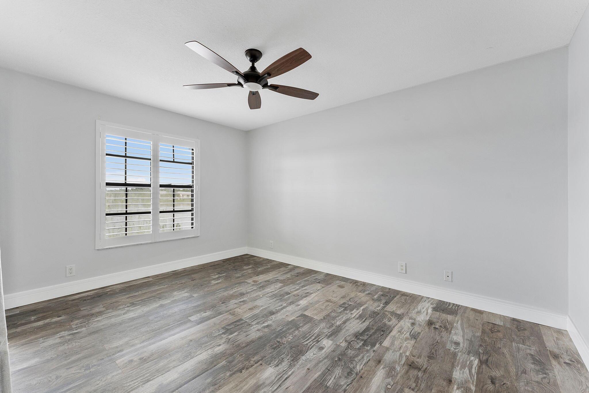 LAKE WINDWOOD CONDO - Residential