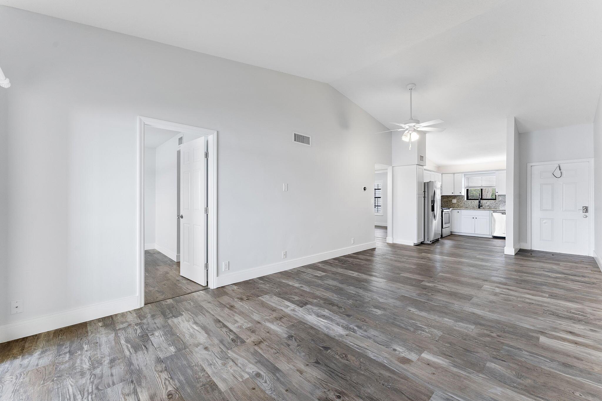 LAKE WINDWOOD CONDO - Residential