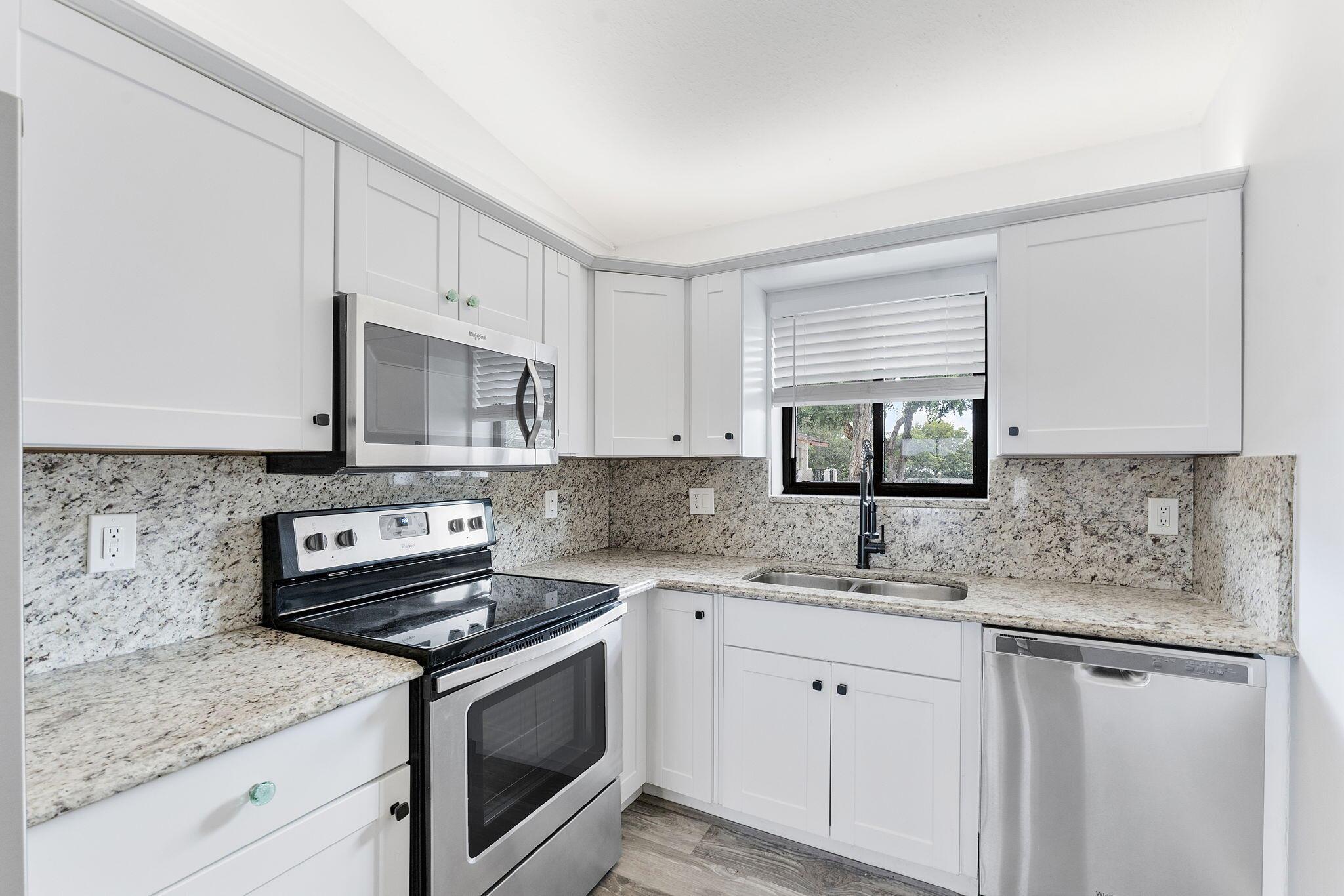 325 Palmwood Place 213